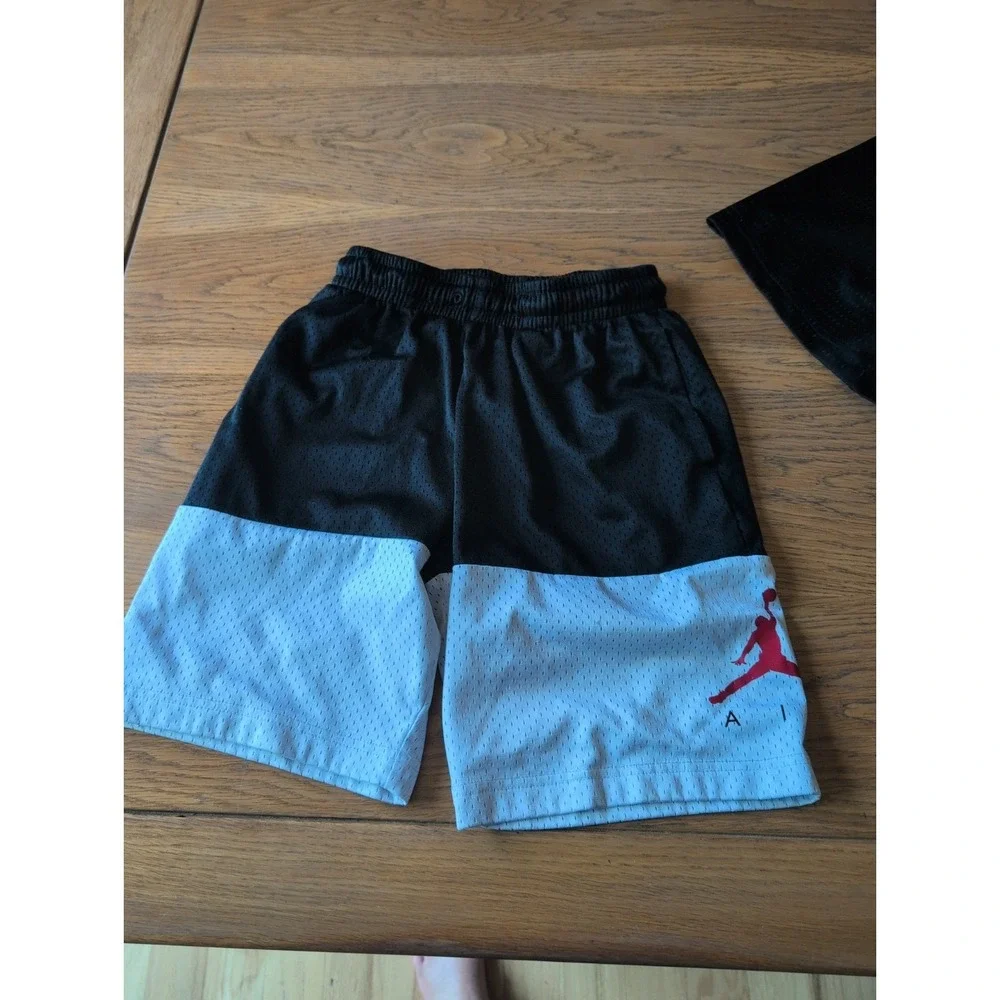 Air Jordan Lot of 2  Black - White  Long‎ Mesh Basketball Shorts Size M EUC